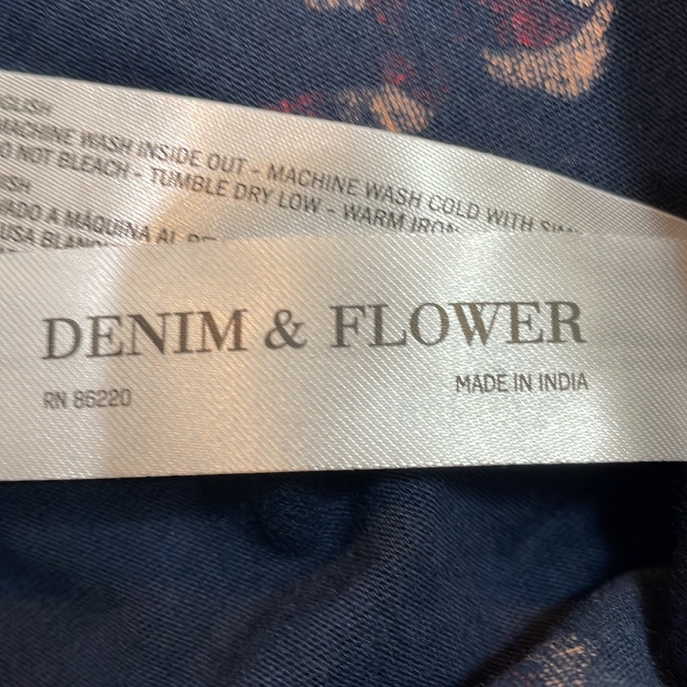 Denim and Flower Ricky Singh Santa Merry Fitness Shirt Size Large Short Sleeve - Picture 15 of 16